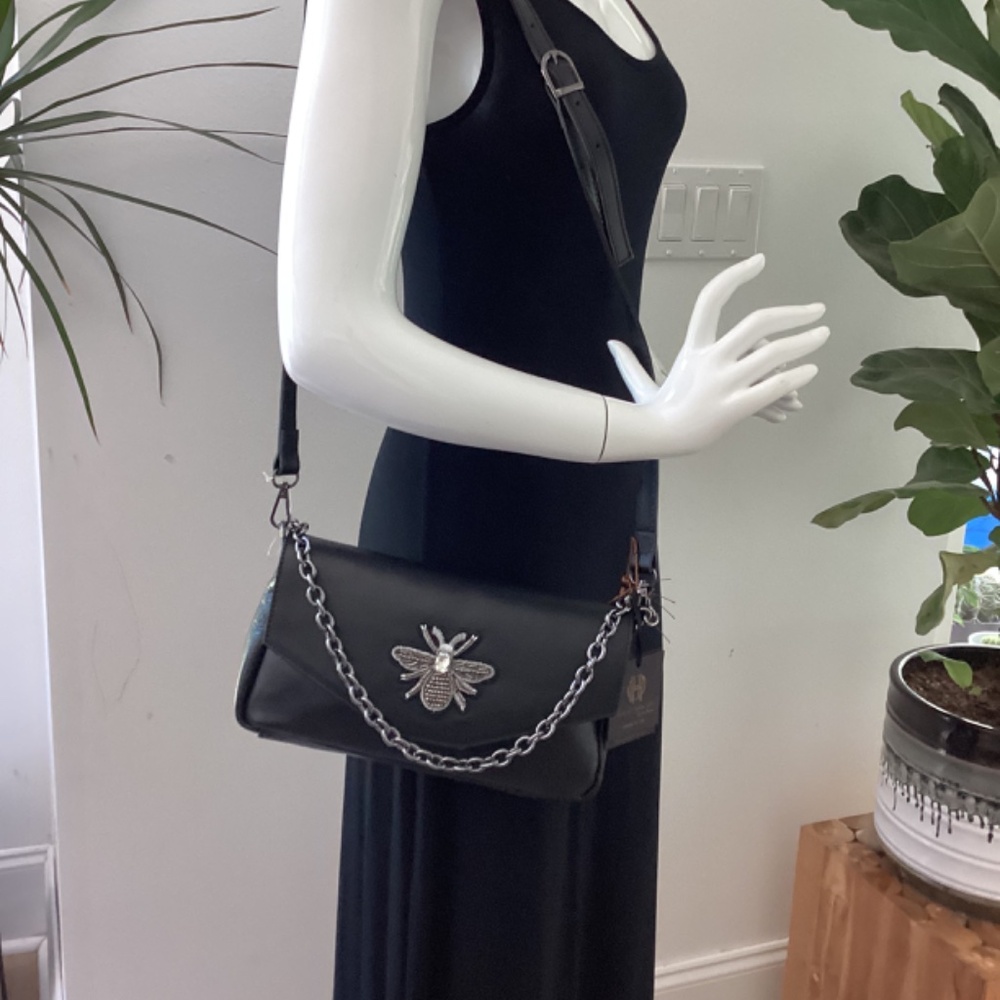 REDUCED HOUSE OF HARLOW 1960 BLACK LEATHER EMBELLISHED CRYSTAL BEE DECOR BAG - Picture 10 of 13